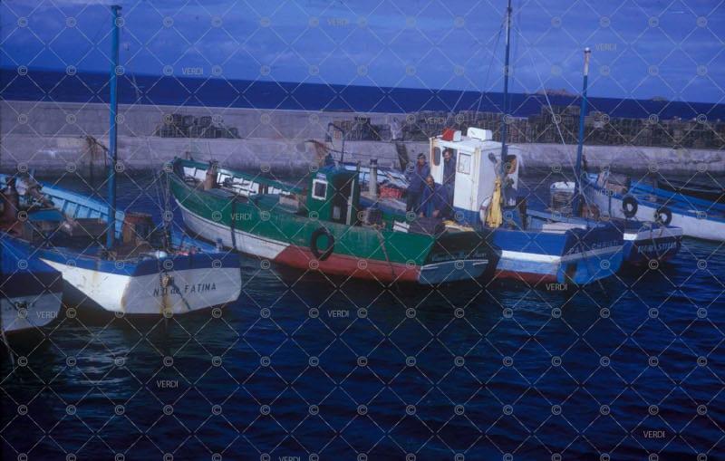 Bateaux pêche quai port St-Gildas île Houat