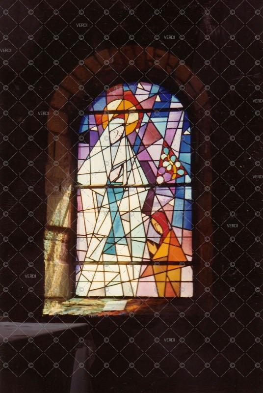 Vitrail-Notre-Dame-de-Lourdes