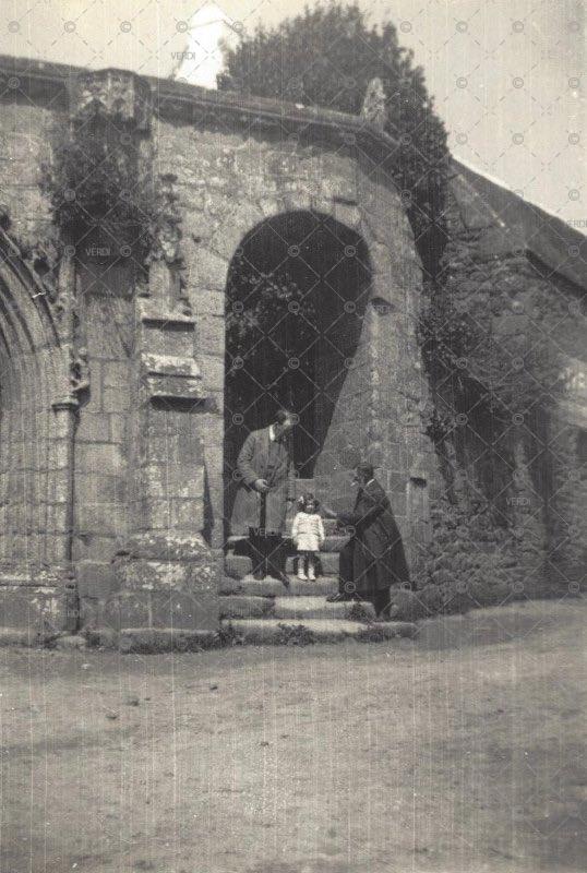 Porte triomphale église Saint-Jean-du-Doigt plougasnou 1930
