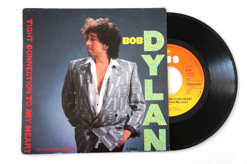 bob-dylan-connection-heart-45T