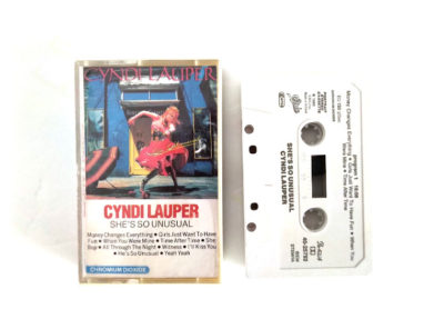 cyndi-lauper-so-unusual-K7