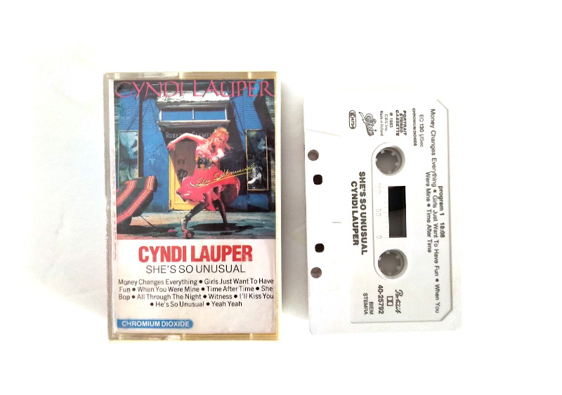 cyndi-lauper-so-unusual-K7
