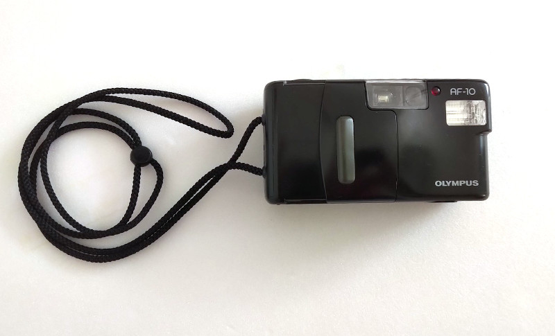 appareil-photo-olympus-AF10-1