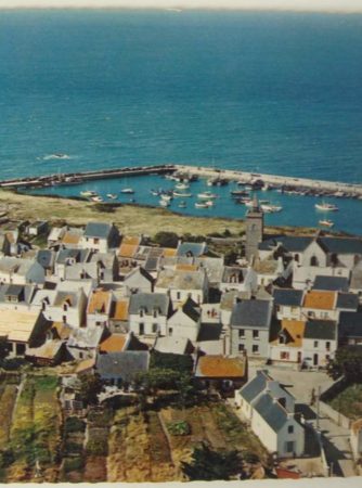 Village et port Saint Gildas à Houat carte postale ancienne