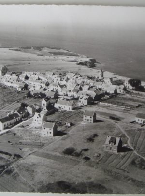 Houat Le village eglise Vue aerienne